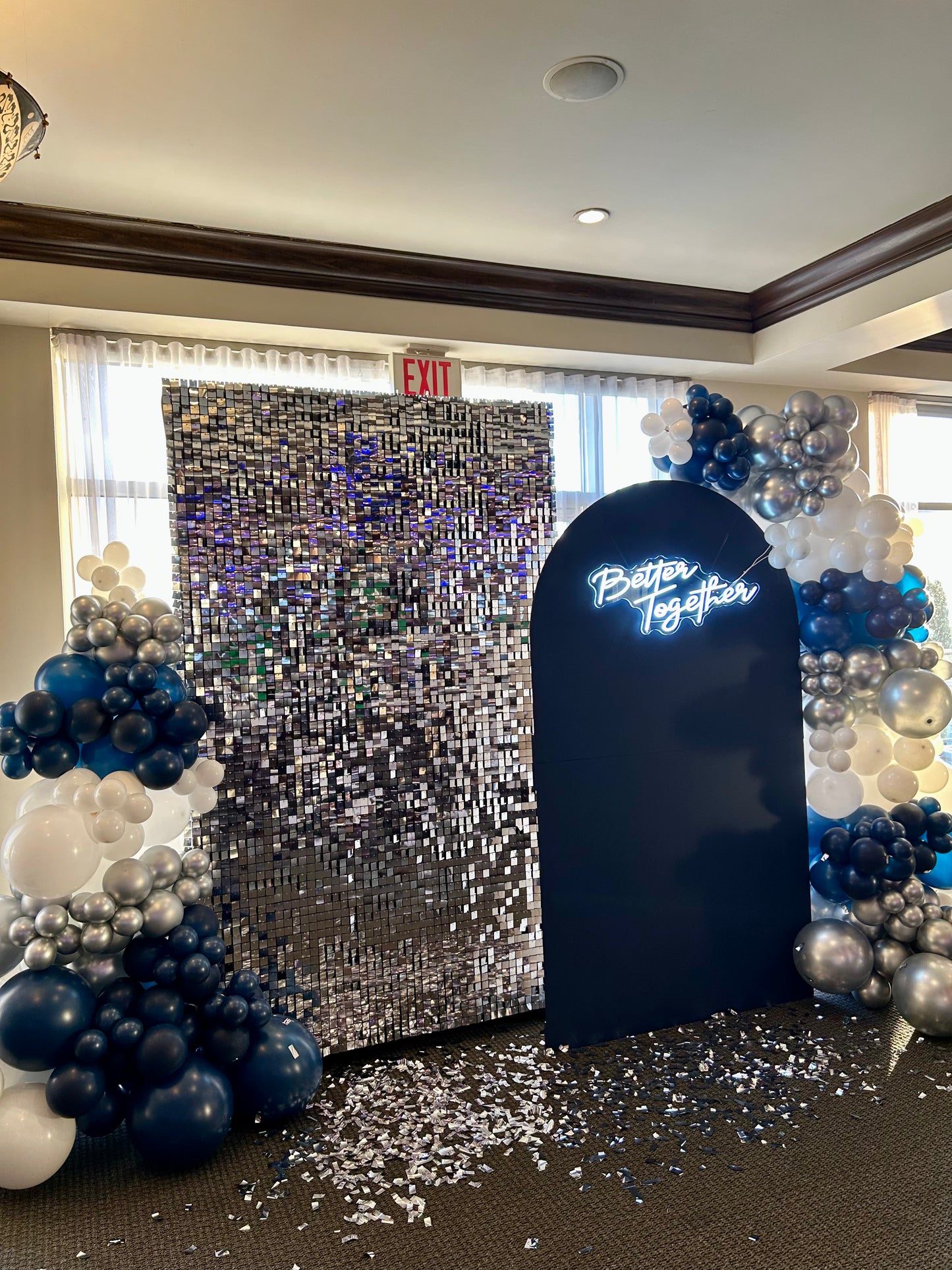 Corporate Holiday Balloon Setup